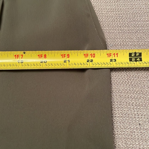 Express Green Sleeveless Top with Cute Accents Large in Perfect Condition Fall - Picture 6 of 12